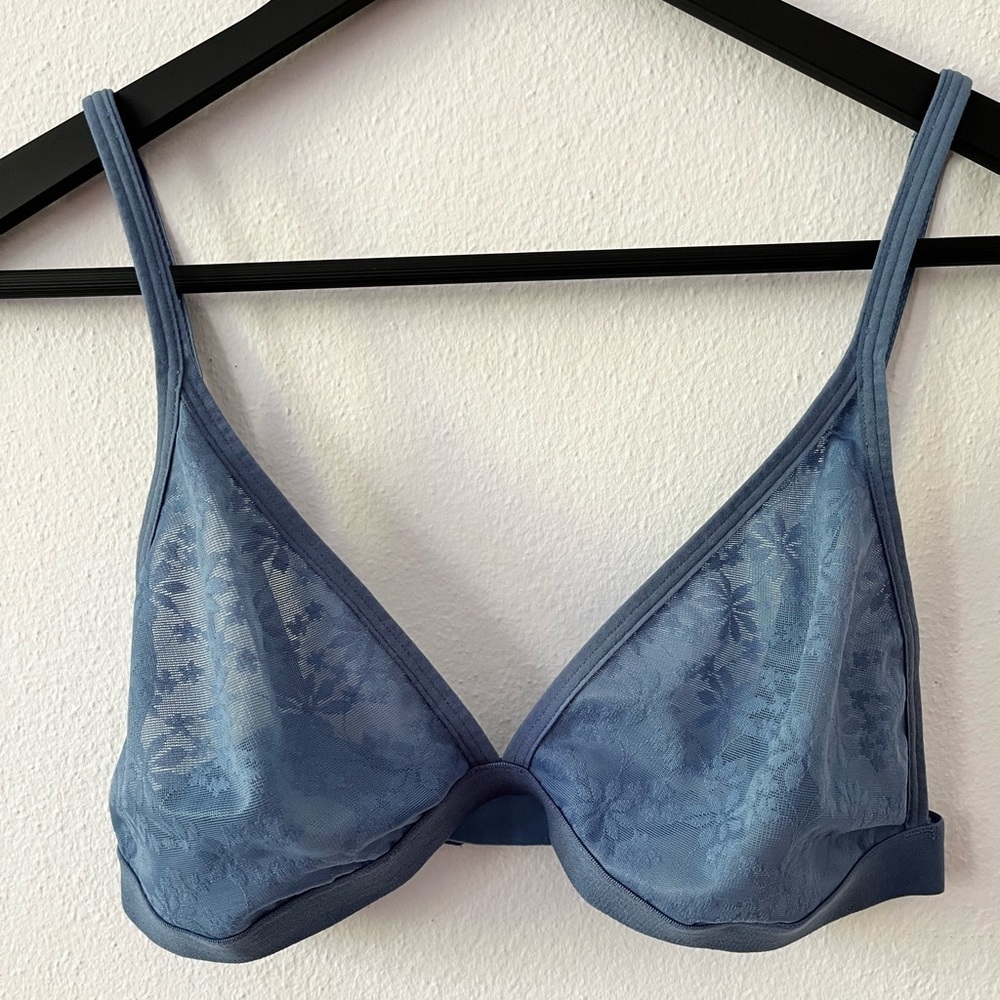 GAP Lace Bralette Cornflower Bainbridge blue, Bare natural bra. Size Medium - Picture 7 of 9